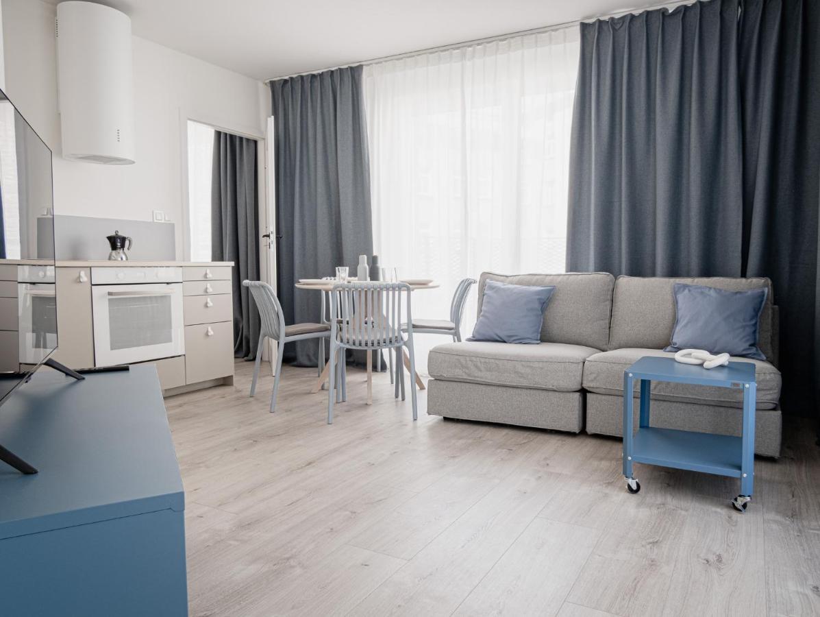 Homewell Apartments Game And Movie Познан Екстериор снимка