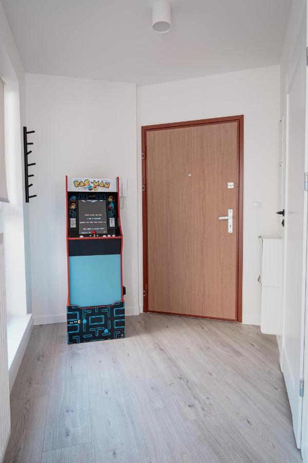 Homewell Apartments Game And Movie Познан Екстериор снимка